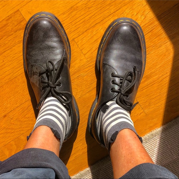 Low top black Doc Martens - Picture 6 of 6